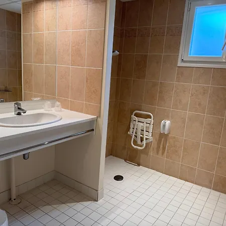 L'overlord לינה וארוחת בוקר