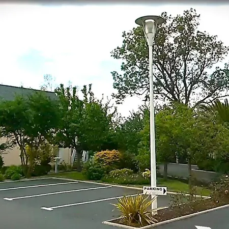 L'overlord לינה וארוחת בוקר קולוויל-סור-מר